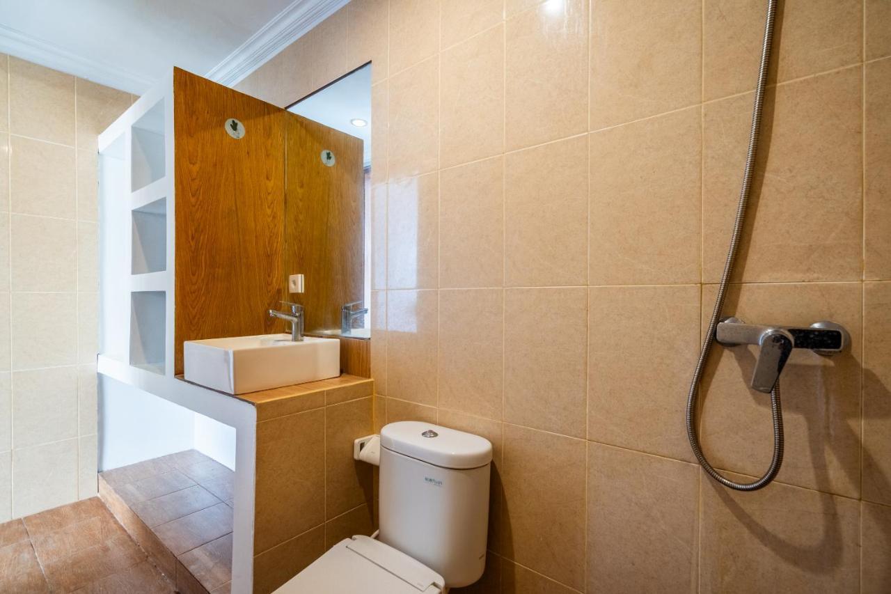 Lumturi House - Centrally Located Guest house